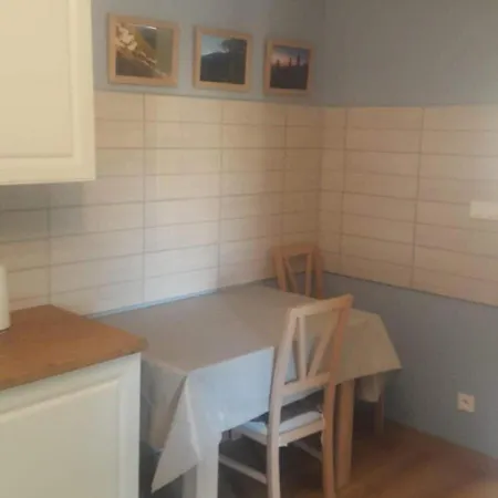 アパート Stacja カルパッチ